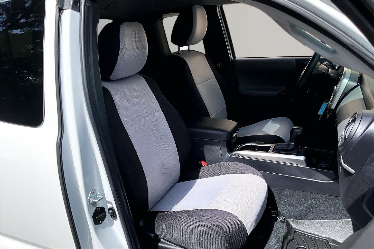 Used 2021 Super White Toyota SR5 image 9