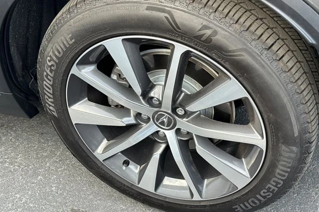 Used 2025 Liquid Carbon Metallic Acura Technology Package image 4