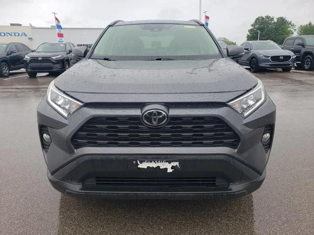 Used 2019 Gray Toyota XLE Premium image 2