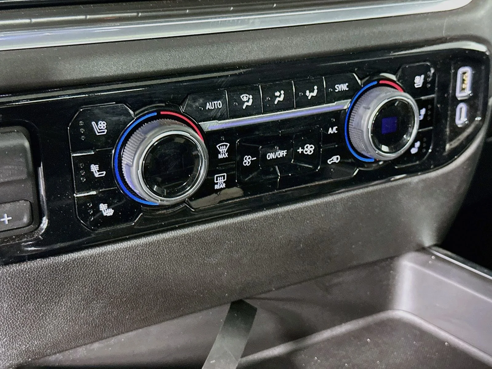 Used 2025 Black Chevrolet High Country image 17