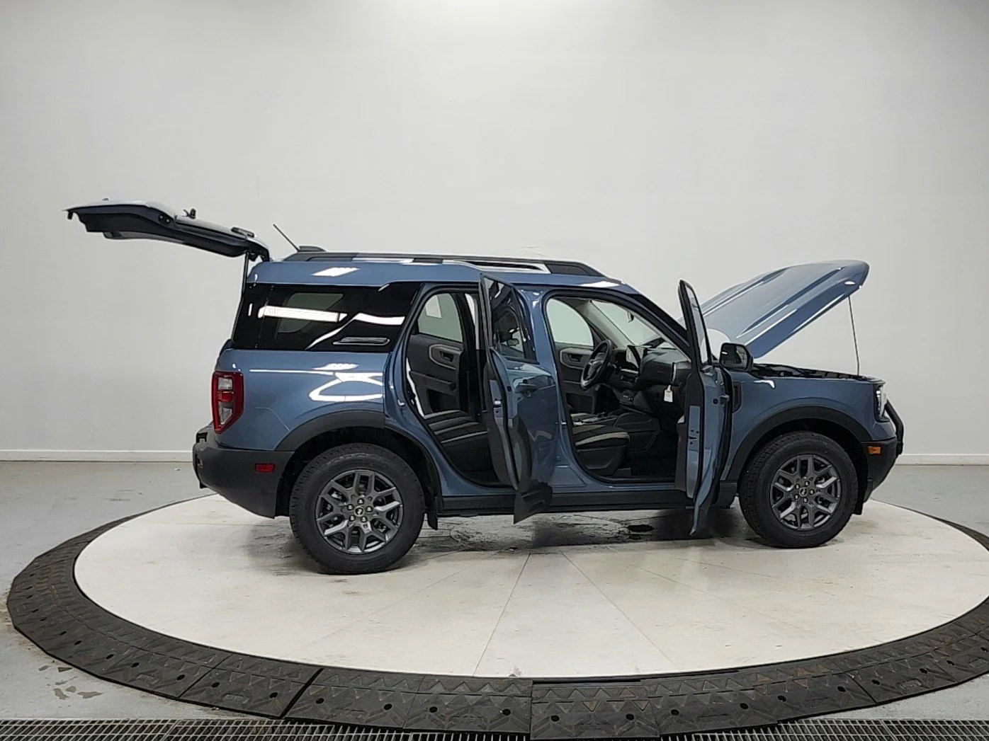 New 2026 Azure Gray Metallic Tri-Coat Ford Big Bend® image 16