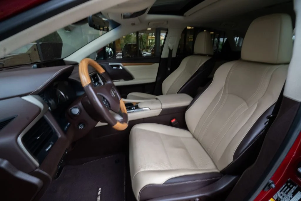 Used 2019 Red Lexus 450h image 8