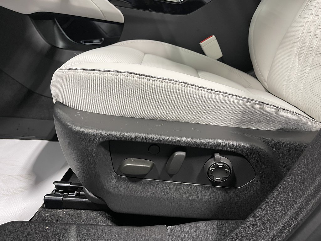 New 2026 Ebony Twilight Metallic Buick Avenir image 37