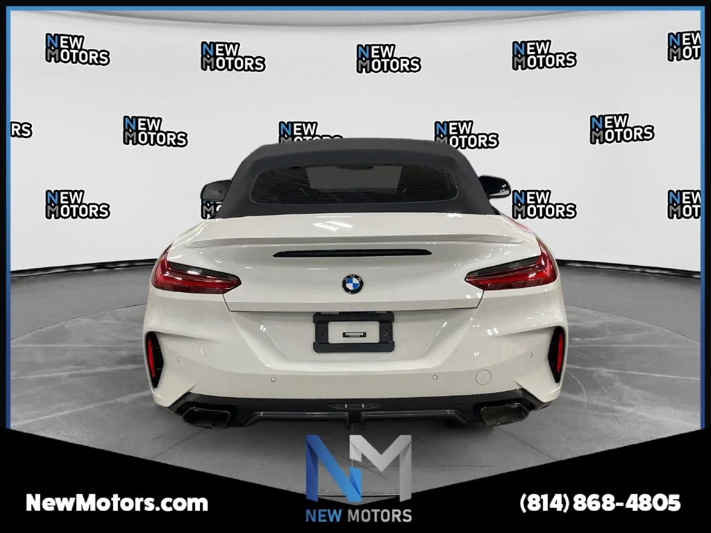 Used 2022 Alpine White BMW sDrive M40i image 4