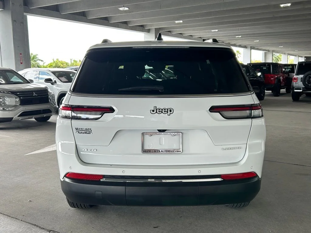 Used 2025 Bright White Clearcoat Jeep Laredo image 4