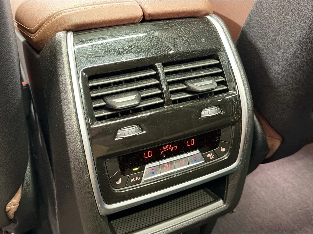 Used 2024 Black BMW xDrive40i image 27