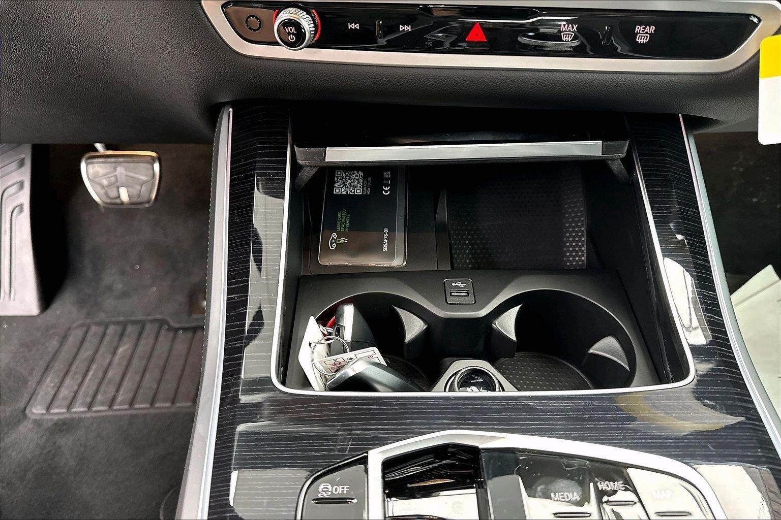 New 2026 Black Sapphire Metallic BMW xDrive50e image 22