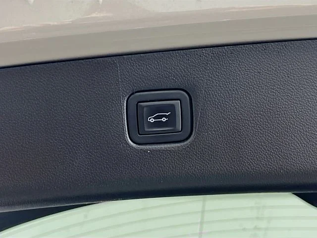 Used 2021 Gray Chevrolet Premier image 29
