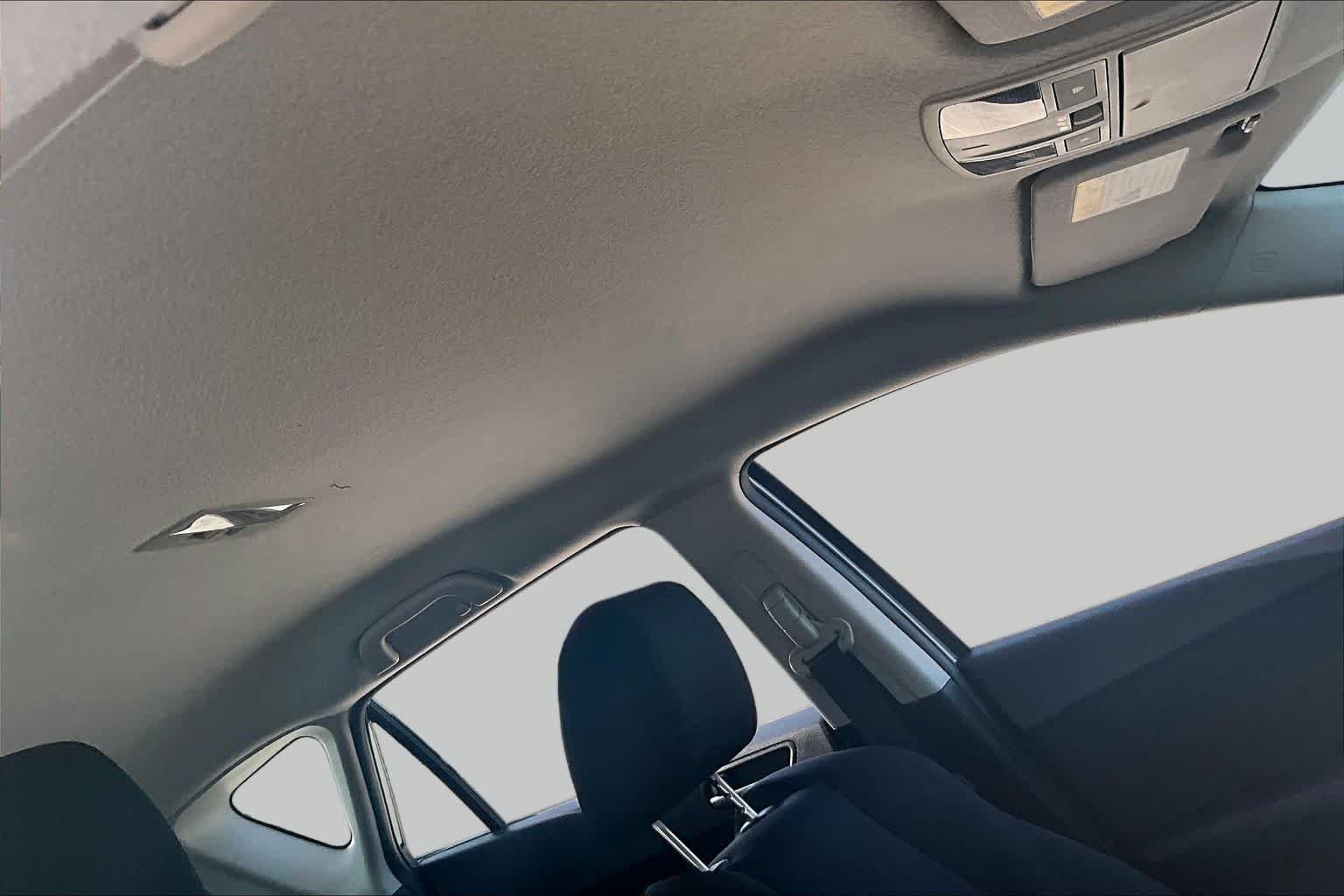 Used 2010 Liquid Silver Metallic Mazda s Sport image 13