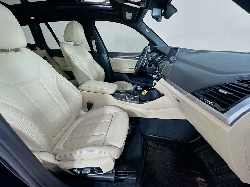 Used 2019 Black Sapphire Metallic BMW sDrive30i image 38