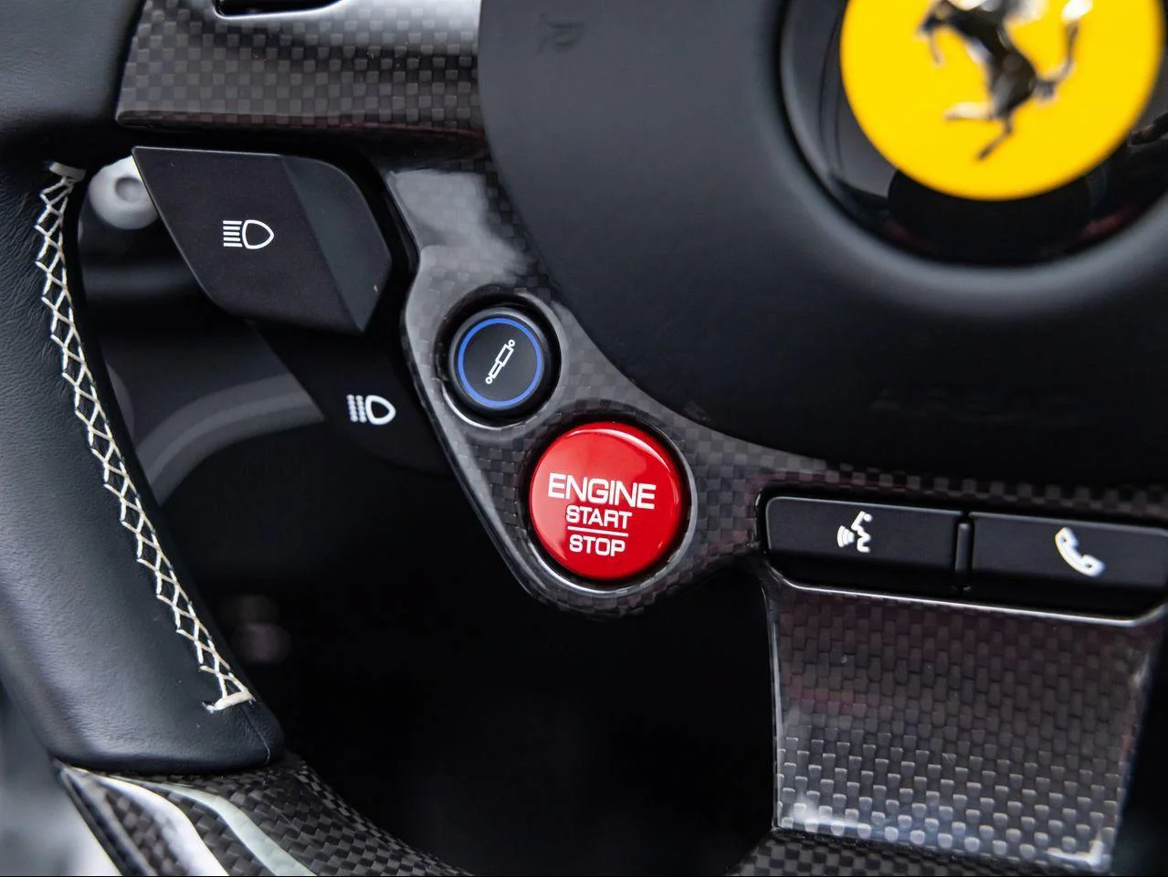Used 2023 Bianco Cervino Ferrari M image 31