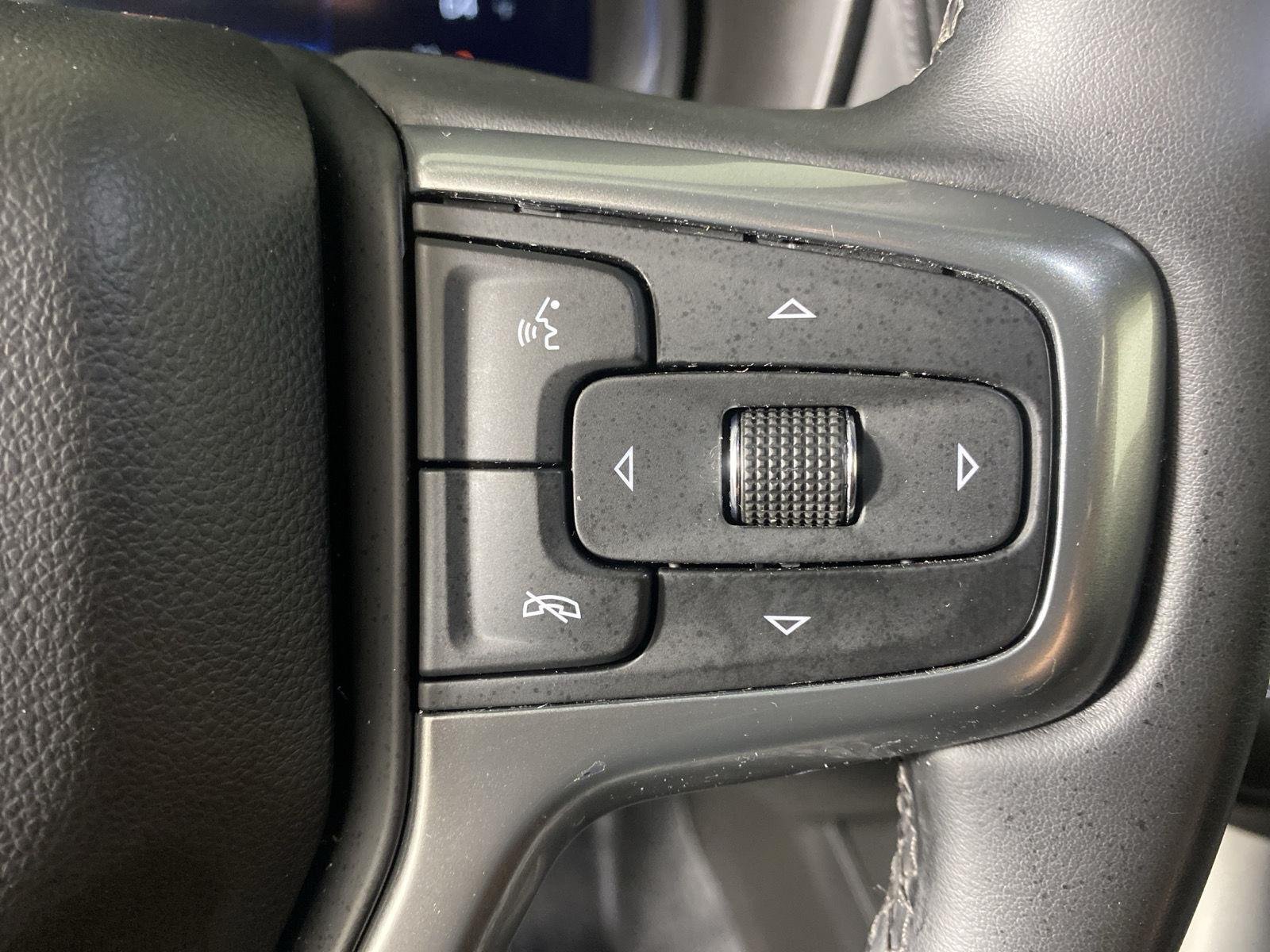 Used 2023 Summit White Chevrolet Z71 image 16
