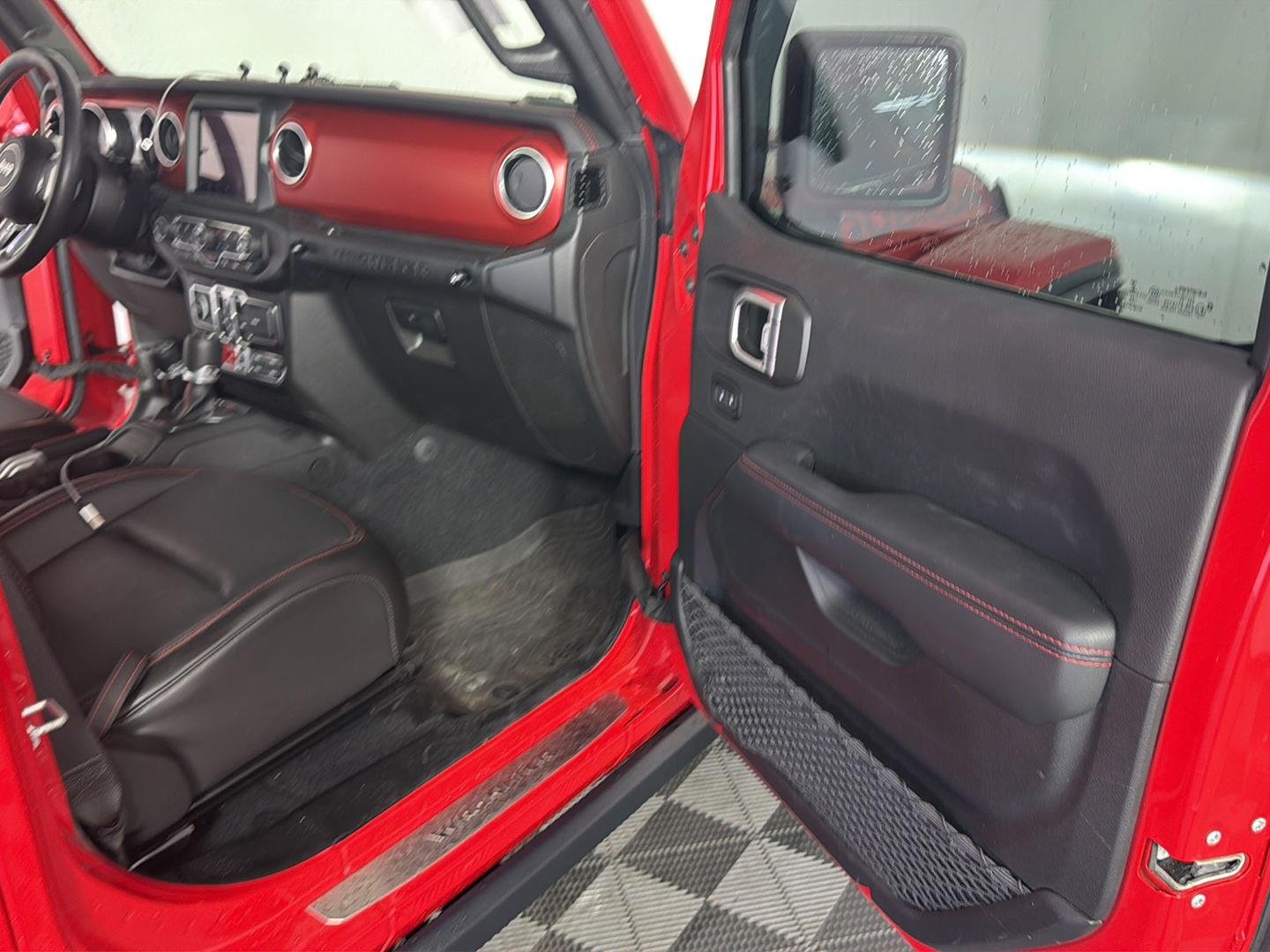 Used 2022 Firecracker Red Clearcoat Jeep Unlimited Rubicon image 17