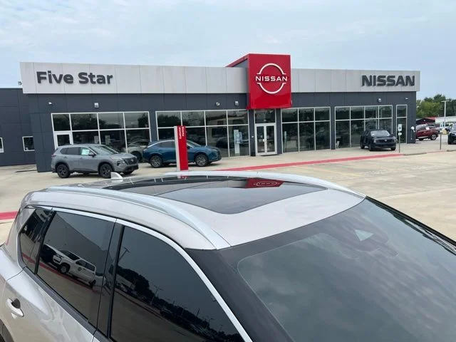 Used 2024 Gold Nissan SL image 4