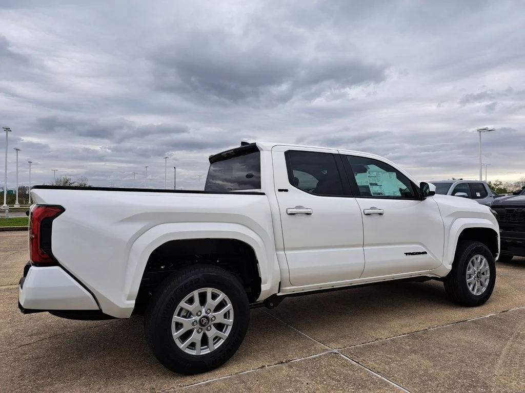 2026 Toyota Tacoma SR5 - Photo 5