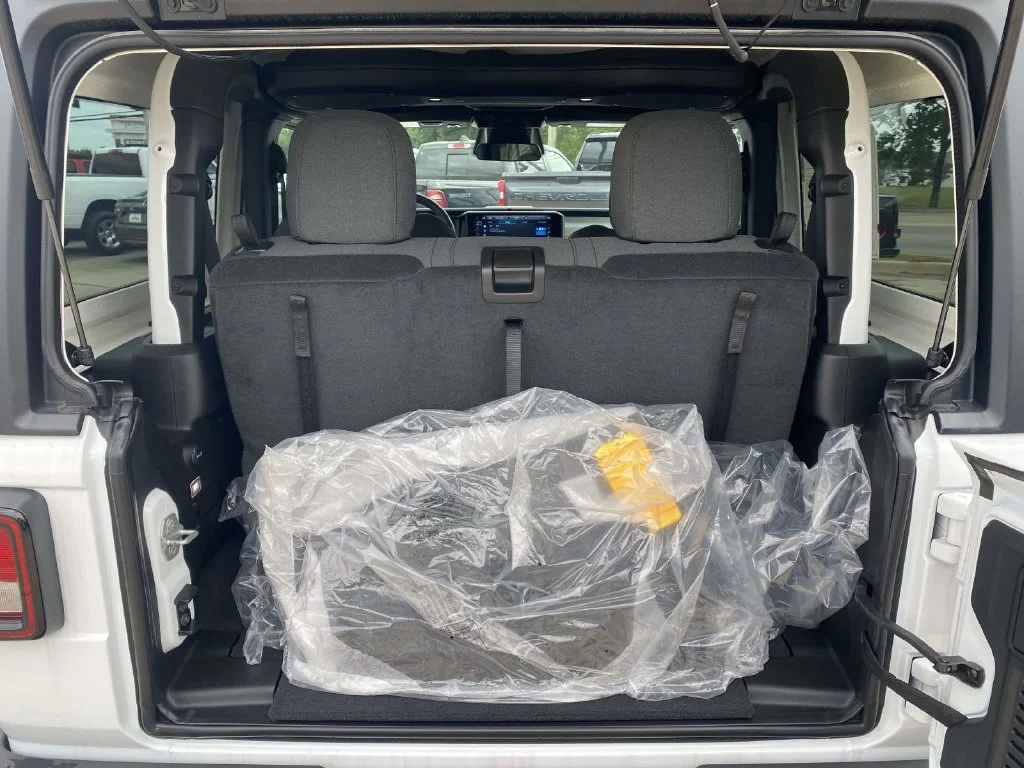 New 2026 Bright White Clear-Coat Exterior Paint Jeep Sport S image 8