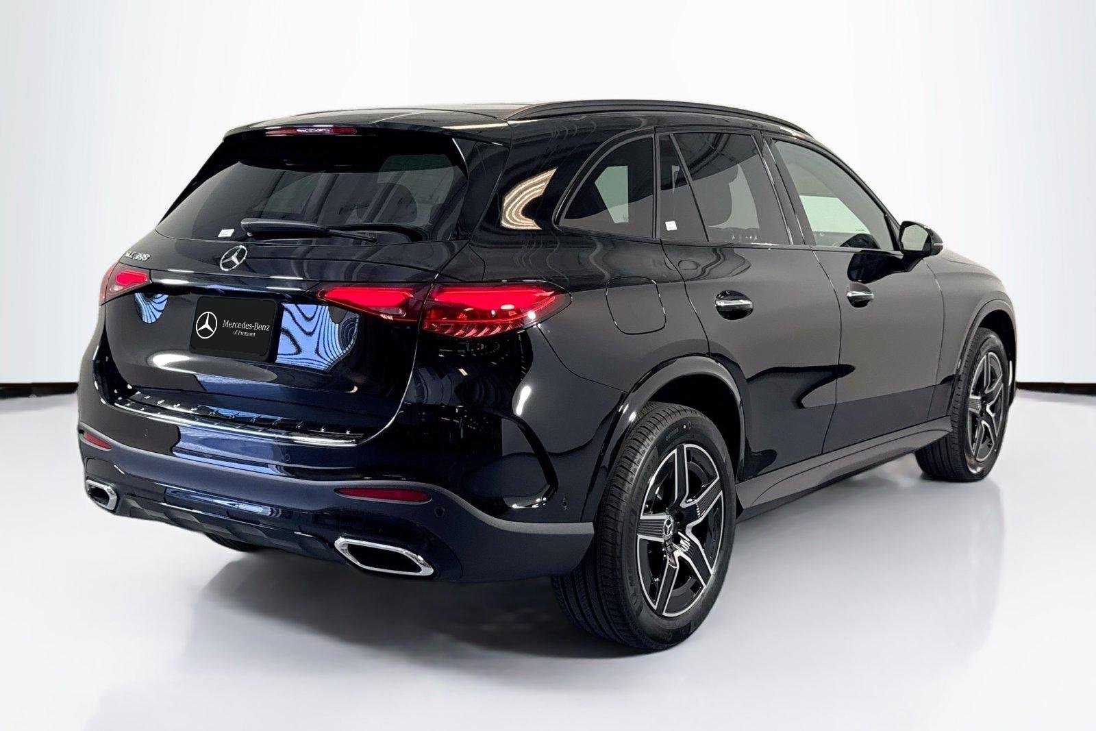 New 2026 Black Mercedes-Benz GLC 300 image 5