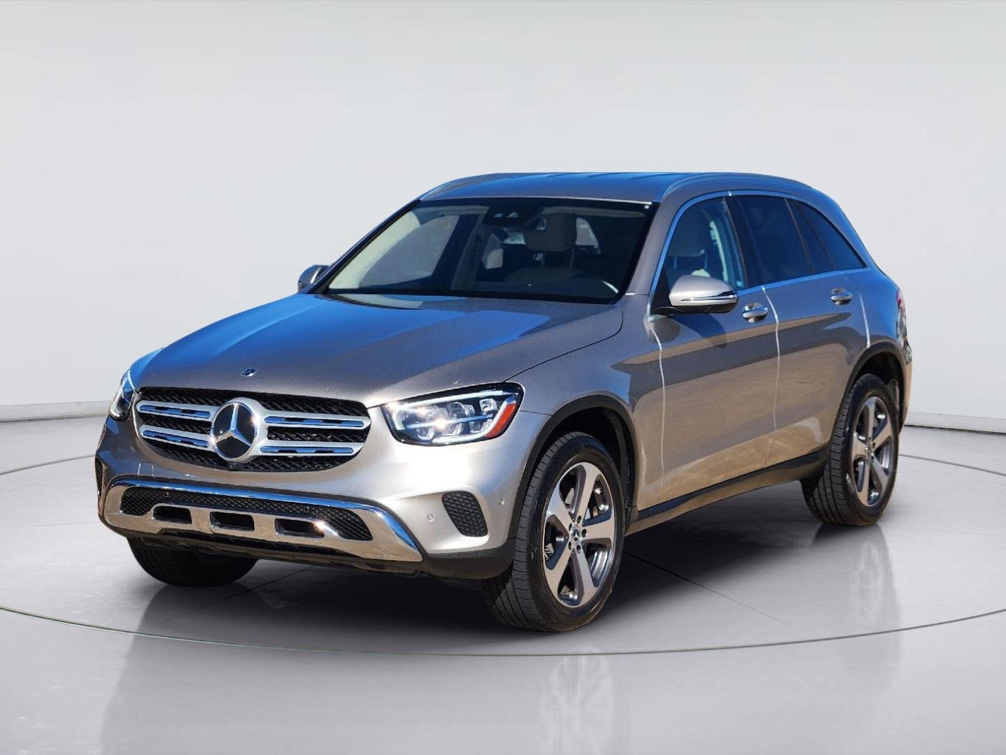 Certified Used 2022 Mojave Silver Metallic Mercedes-Benz GLC 300 image 3