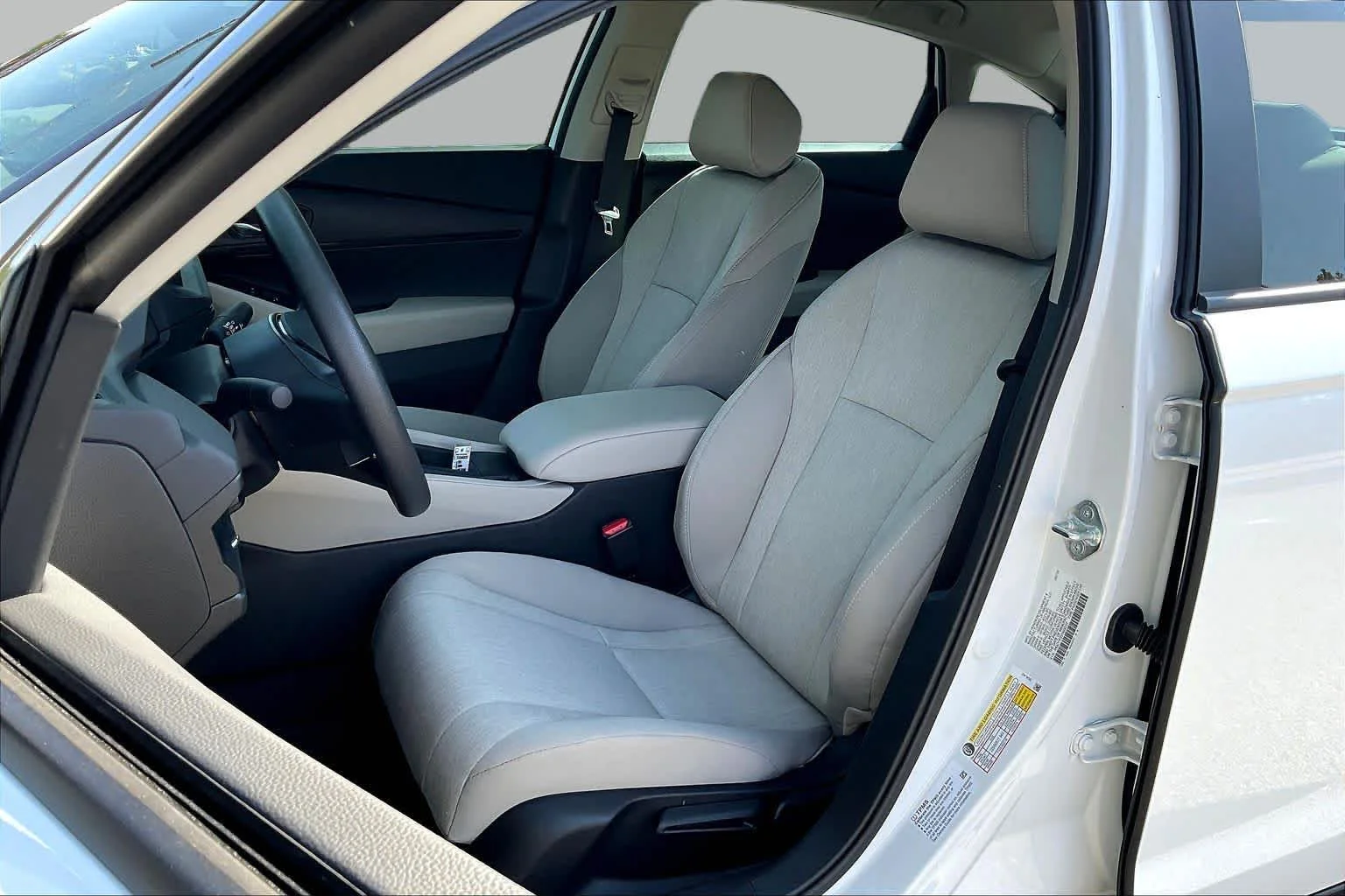 New 2026 Platinum White Pearl Honda LX image 9