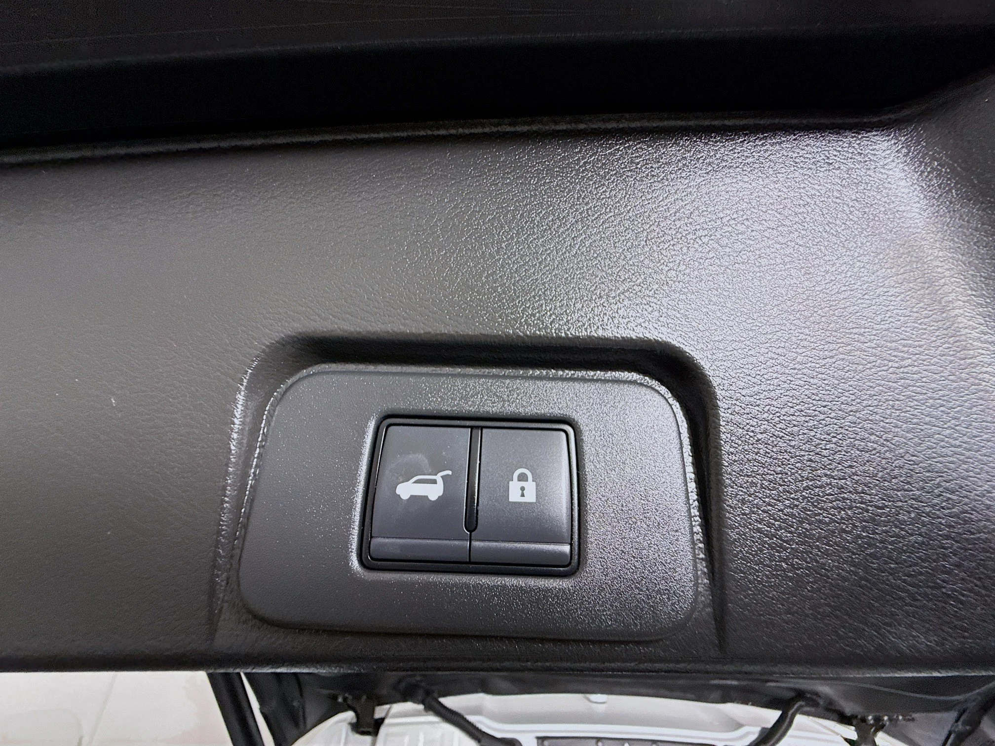 Used 2024 Everest White Pearl Nissan SV image 37