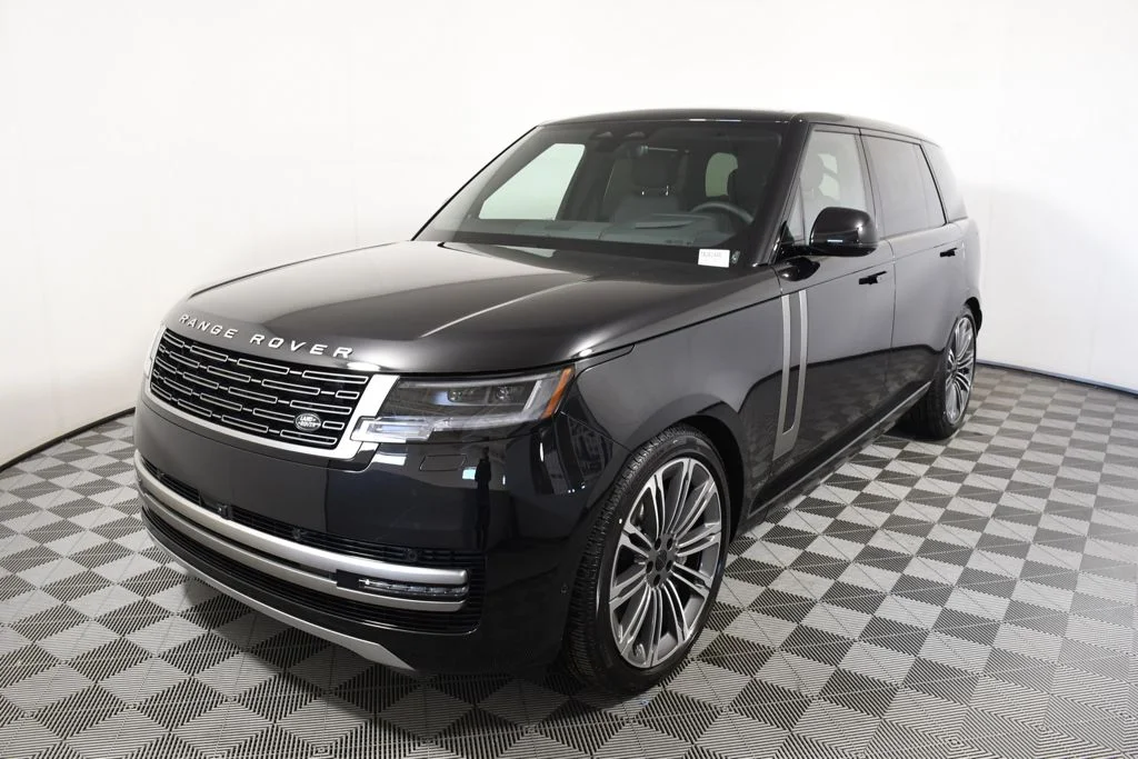 2026 Land Rover Range Rover 4.4 SE LWB 7's photo