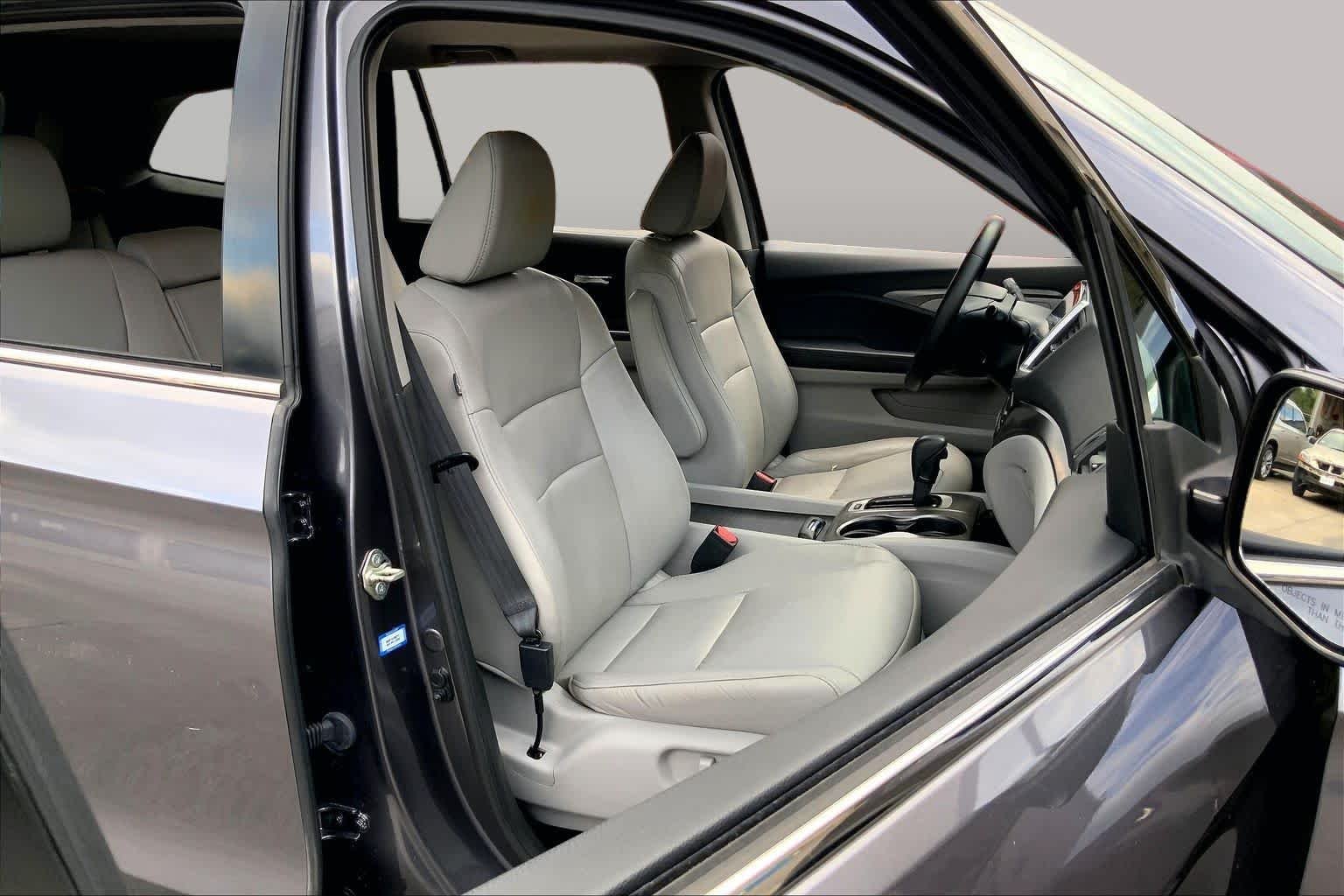 Used 2017 Crystal Black Pearl Honda EX-L image 9