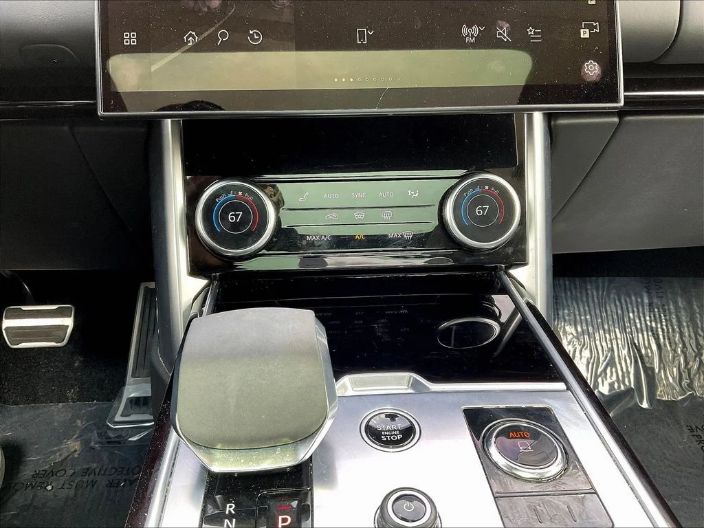 Used 2023 Fuji White Land Rover SE image 15