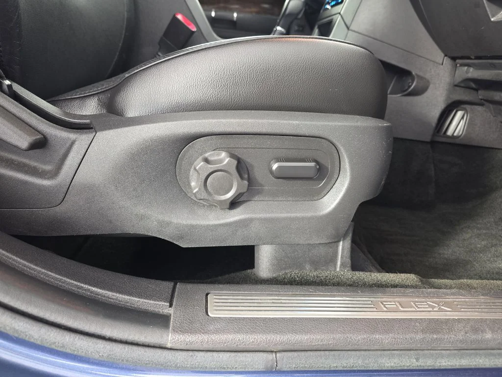 Used 2018 Blue Ford Limited image 37