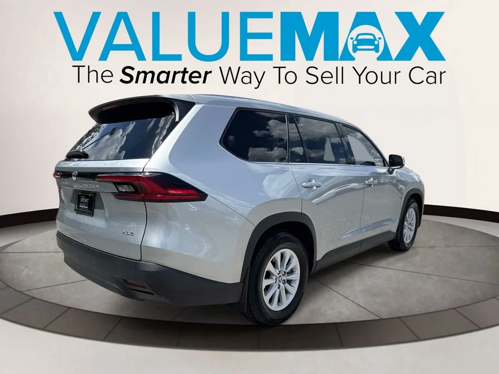 Used 2025 Silver Toyota XLE image 3