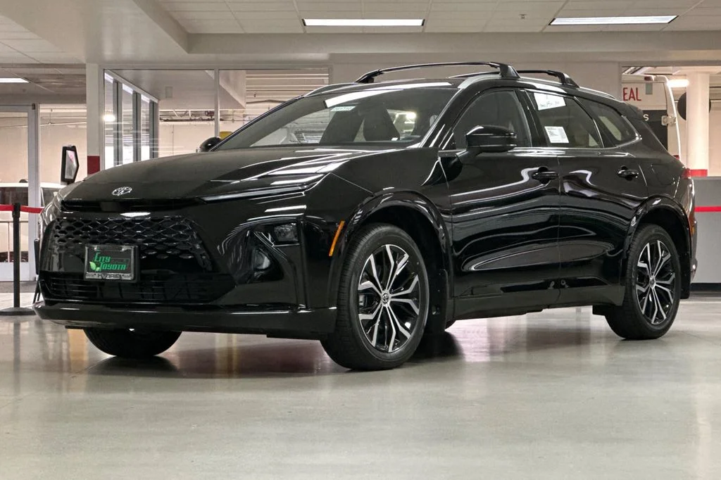 2026 Toyota Crown Signia XLE - Photo 8