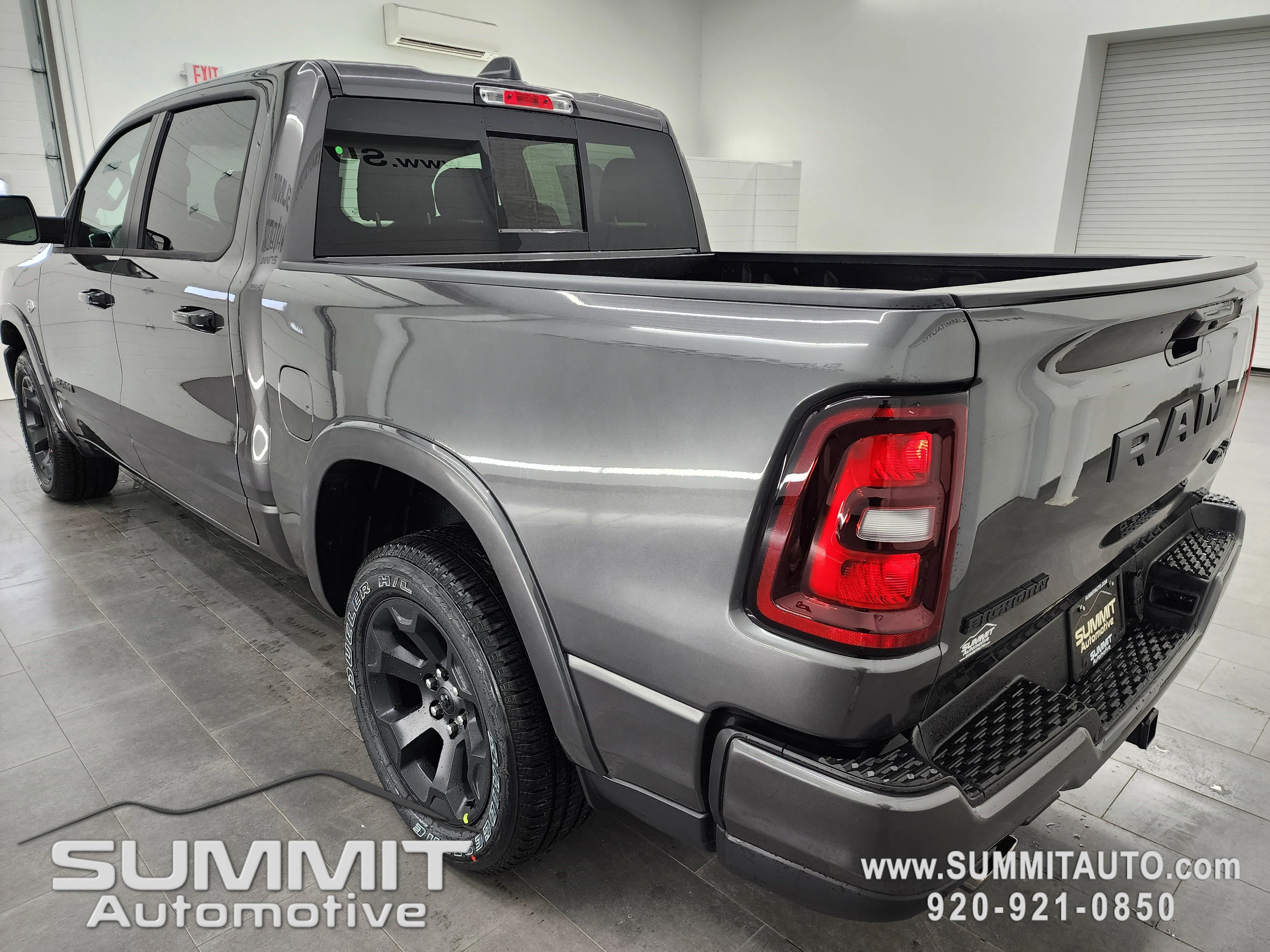 New 2026 Granite Crystal Metallic Clear-Coat Exterior Paint RAM Big Horn/Lone Star image 6