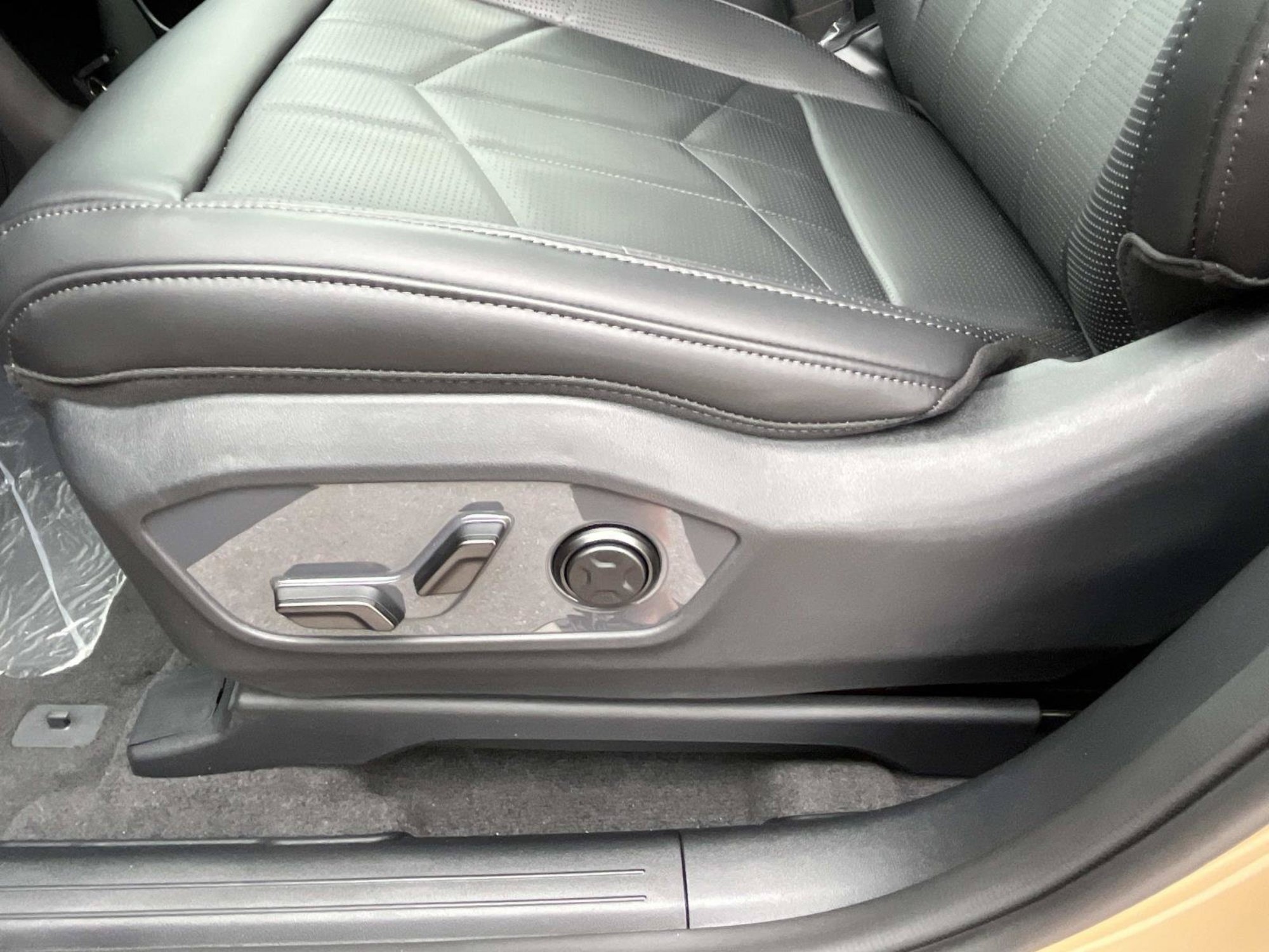 New 2027 Terrain Brown Kia X-Line EX image 26