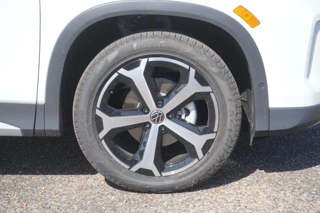 New 2026 Pure White Volkswagen 2.0T SE image 5