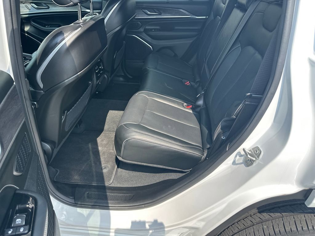 2023 Jeep Grand Cherokee Overland - Photo 21