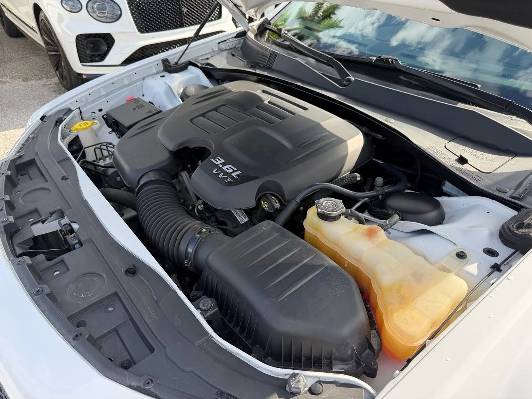 Used 2019  Chrysler Touring image 27