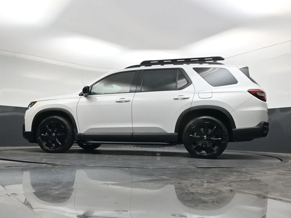 New 2026 Platinum White Pearl Honda Black Edition image 28