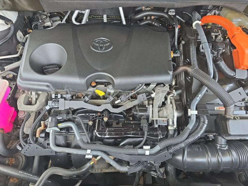 Used 2021  Toyota XLE image 40