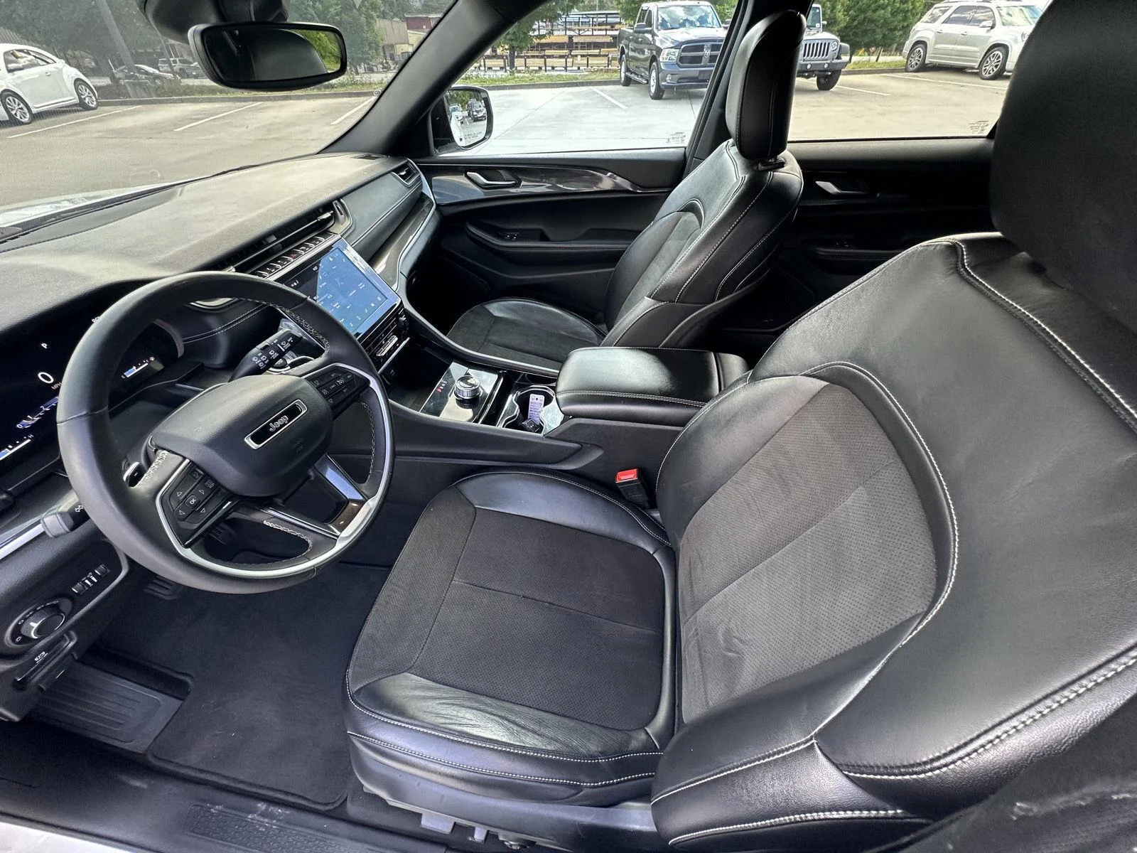 Used 2023 Bright White Clearcoat Jeep Altitude image 10
