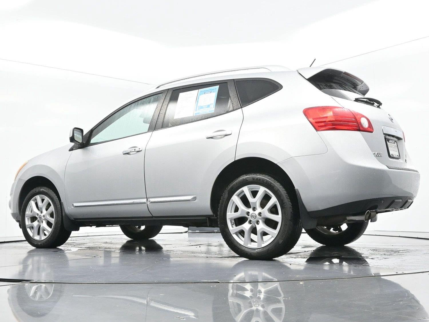 Used 2013 Brilliant Silver Nissan SL image 50