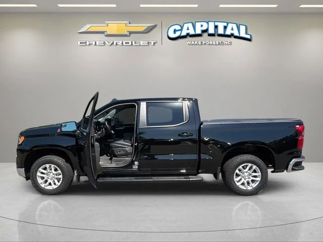 Used 2025 Black Chevrolet LT image 9