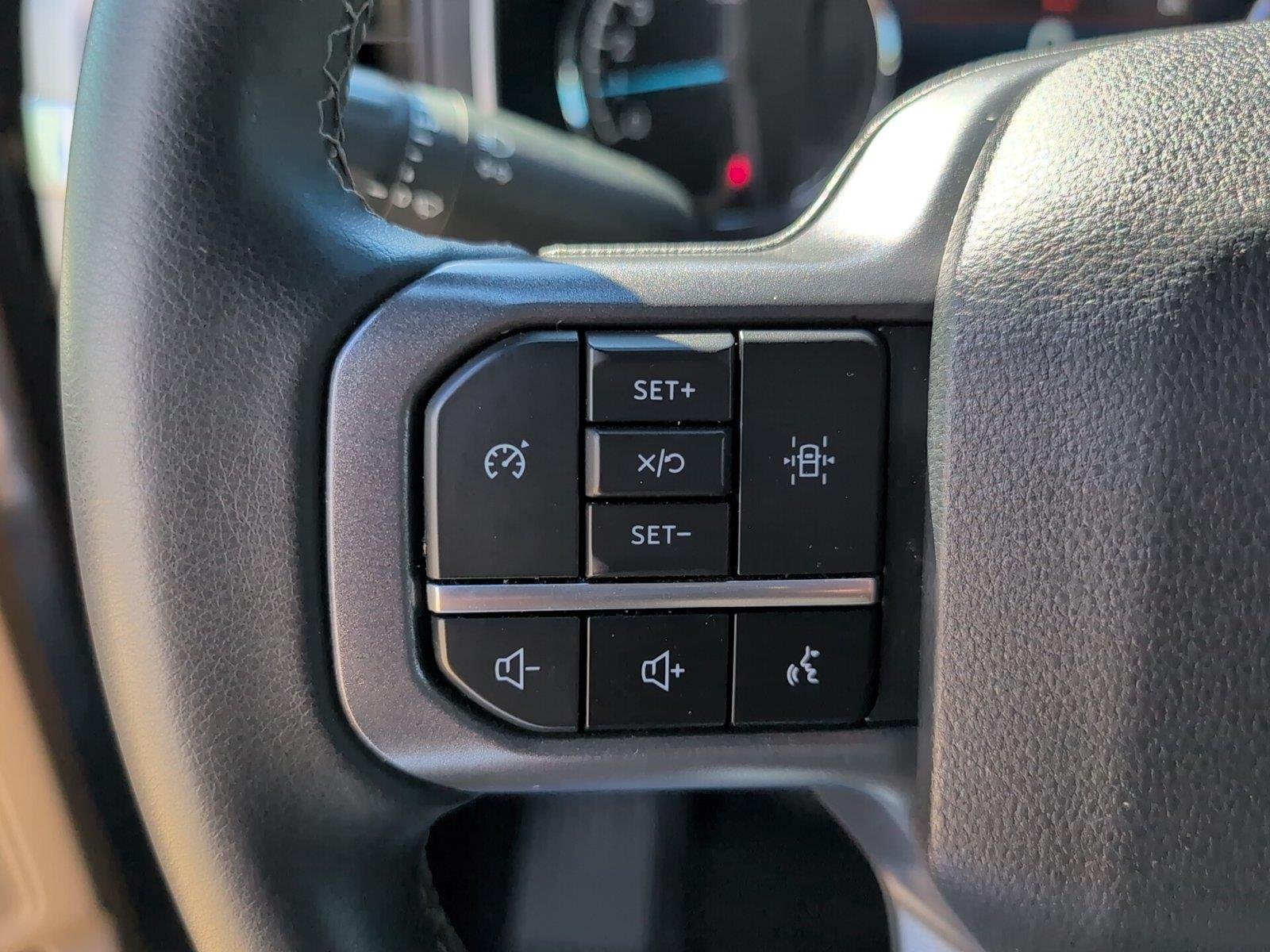 Used 2023 Oxford White Ford XLT image 32
