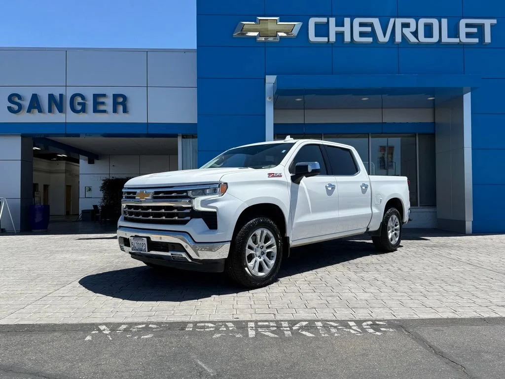 Used 2022 Summit White Chevrolet LTZ image 2