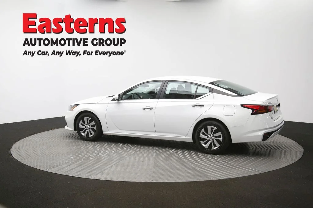 Used 2022 White Nissan 2.5 S image 60