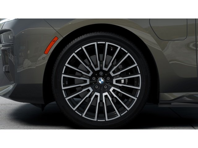 New 2026 Dravit Grey Metallic BMW 750e xDrive image 7