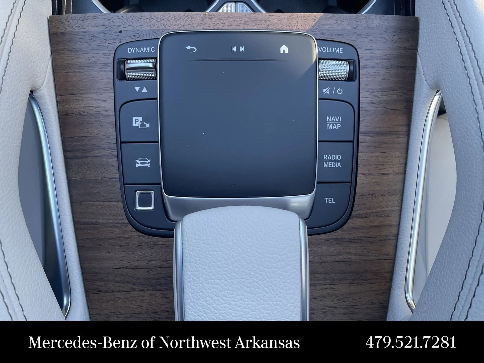 Used 2025  Mercedes-Benz  image 39