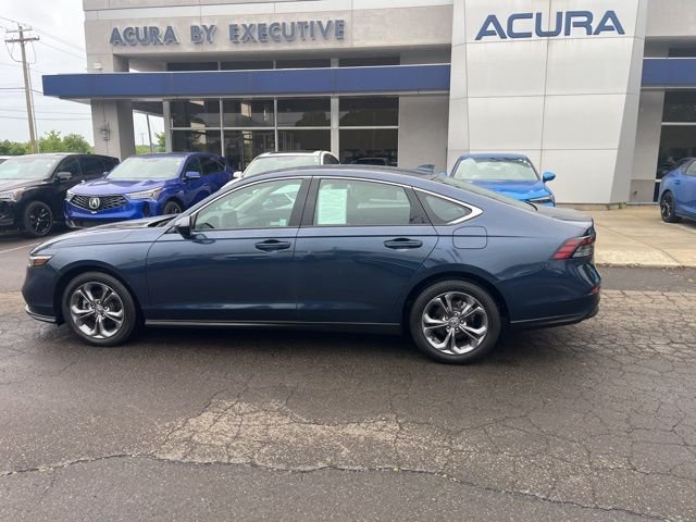 Used 2024 Canyon River Blue Metallic Honda EX image 6