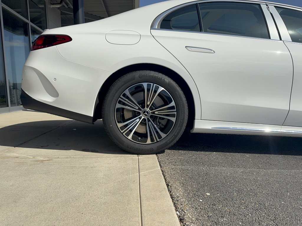 New 2026 Polar White Mercedes-Benz E 450 4MATIC® image 9