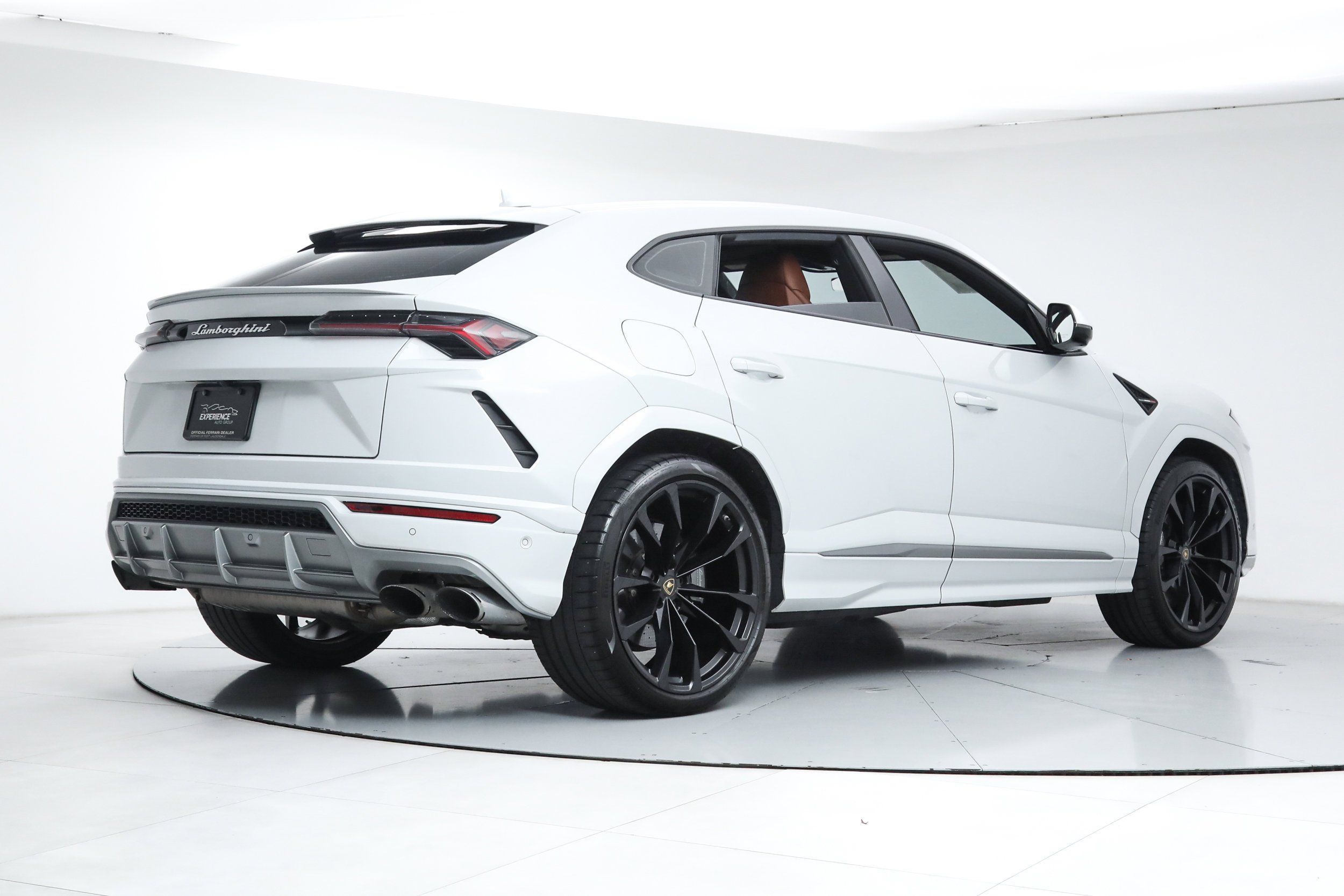 Used 2020 White Lamborghini  image 5
