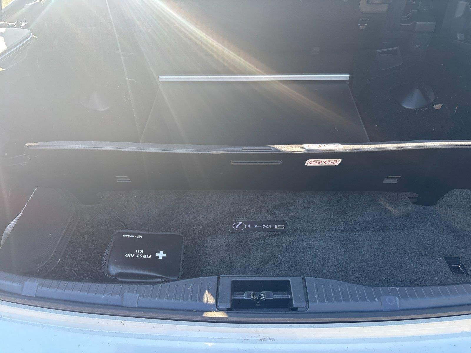 Used 2013 Starfire Pearl Lexus Base image 35