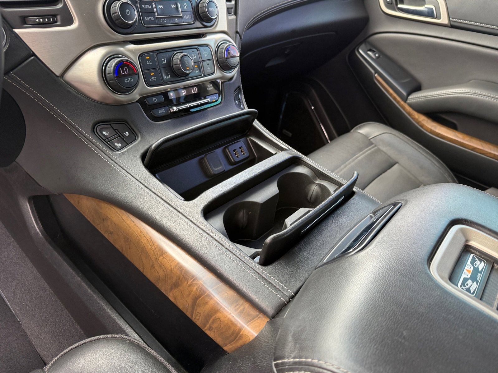 Used 2019 WHITE FROST TRICOAT GMC Denali image 13
